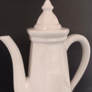 Pfaltzgraff Heritage white coffee pot